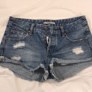 Pull and bear shorts